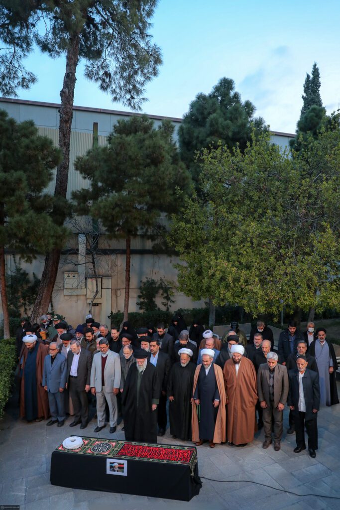 İran devrim lideri Ayetullah Emami Kaşani'nin cenaze namazını kıldırdı