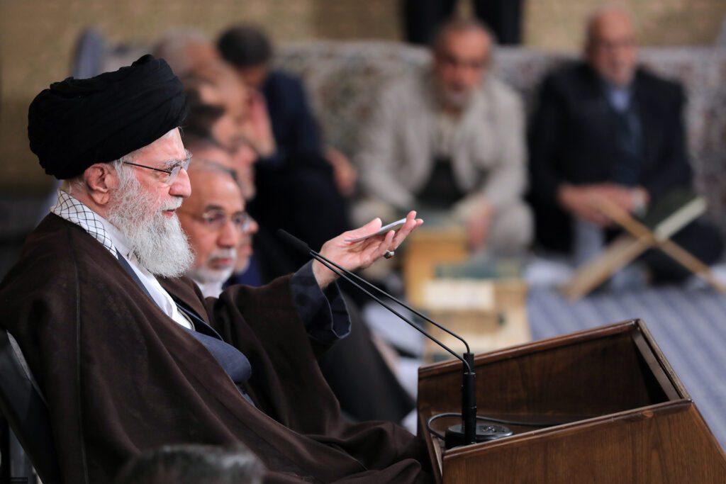 Ayetullah hamenei’nin huzurunda Kur'an-ı Kerim ünsiyet meclisi