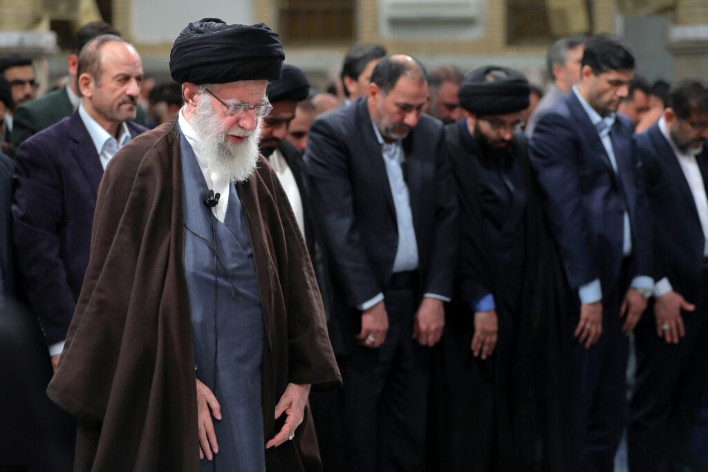 Ayetullah hamenei’nin huzurunda Kur'an-ı Kerim ünsiyet meclisi