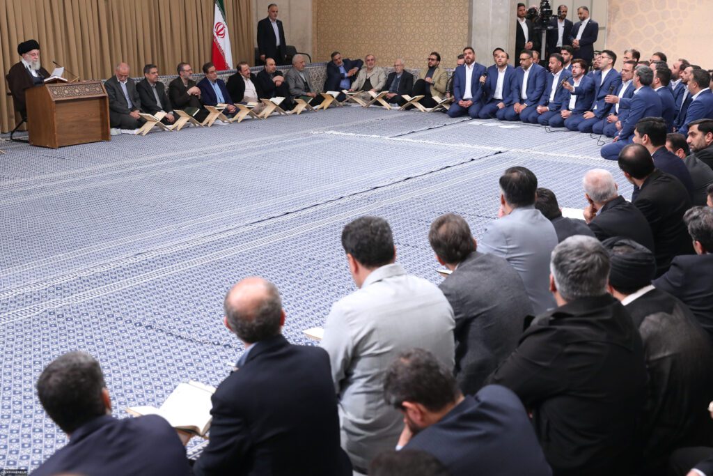 Ayetullah hamenei’nin huzurunda Kur'an-ı Kerim ünsiyet meclisi