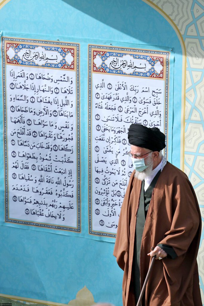 İslam İnkılabı Rehberi Ramazan Bayramı namazı hutbelerinde "Güçlendirilmiş milli irade sorun gidericidir" diye vurguladı.