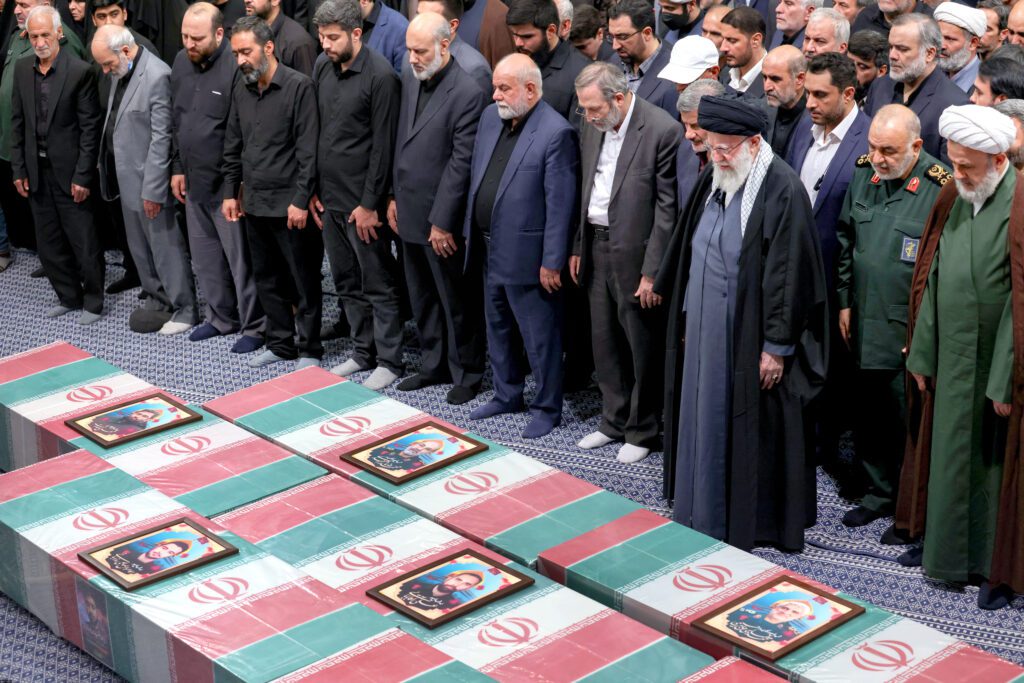 Devrim Lideri Kudüs yolu şehitlerin cenaze namazını kıldı