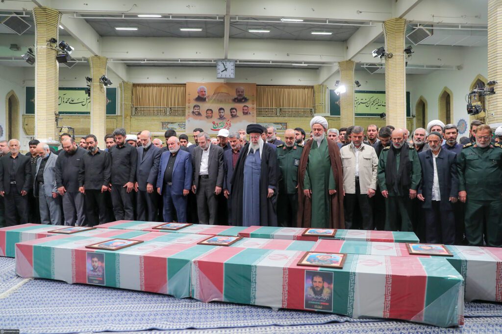 Devrim Lideri Kudüs yolu şehitlerin cenaze namazını kıldı
