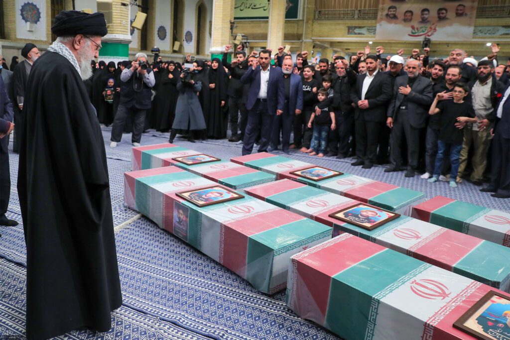 Devrim Lideri Kudüs yolu şehitlerin cenaze namazını kıldı