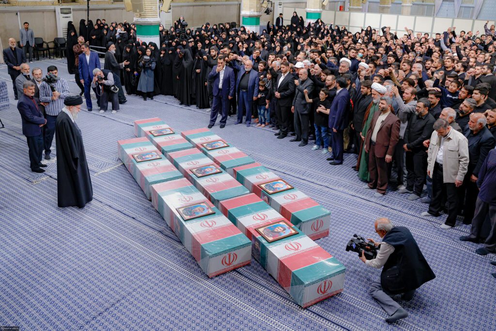 Devrim Lideri Kudüs yolu şehitlerin cenaze namazını kıldı