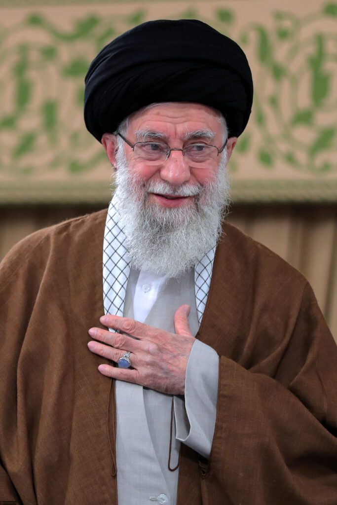 Ayetullah hamenei İş ve İşçi Haftası münasebetiyle işçilerle görüştü