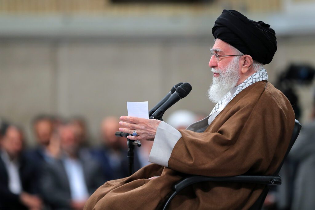Ayetullah hamenei İş ve İşçi Haftası münasebetiyle işçilerle görüştü