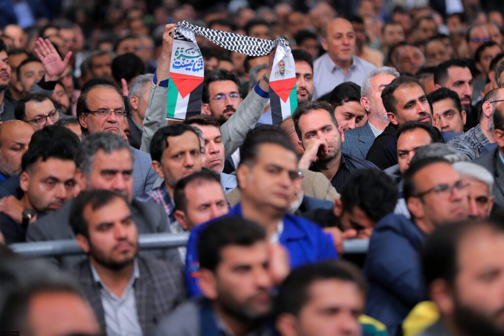Ayetullah hamenei İş ve İşçi Haftası münasebetiyle işçilerle görüştü