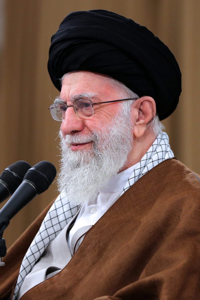 Ayetullah hamenei İş ve İşçi Haftası münasebetiyle işçilerle görüştü