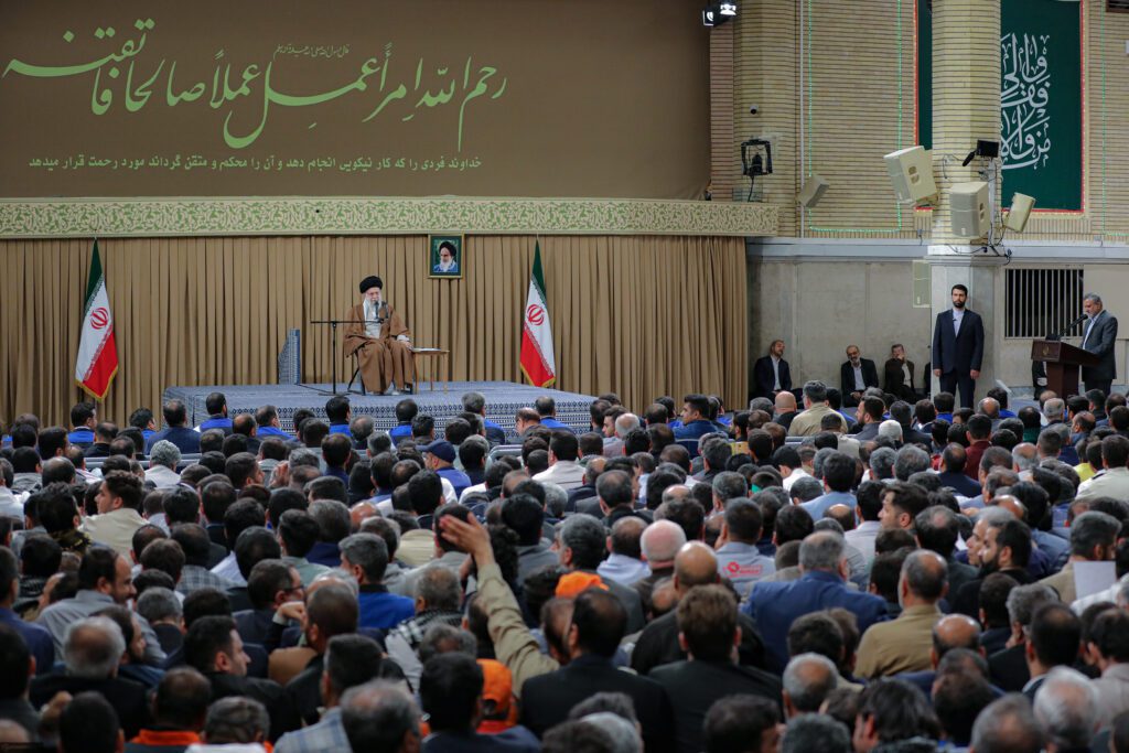 Ayetullah hamenei İş ve İşçi Haftası münasebetiyle işçilerle görüştü