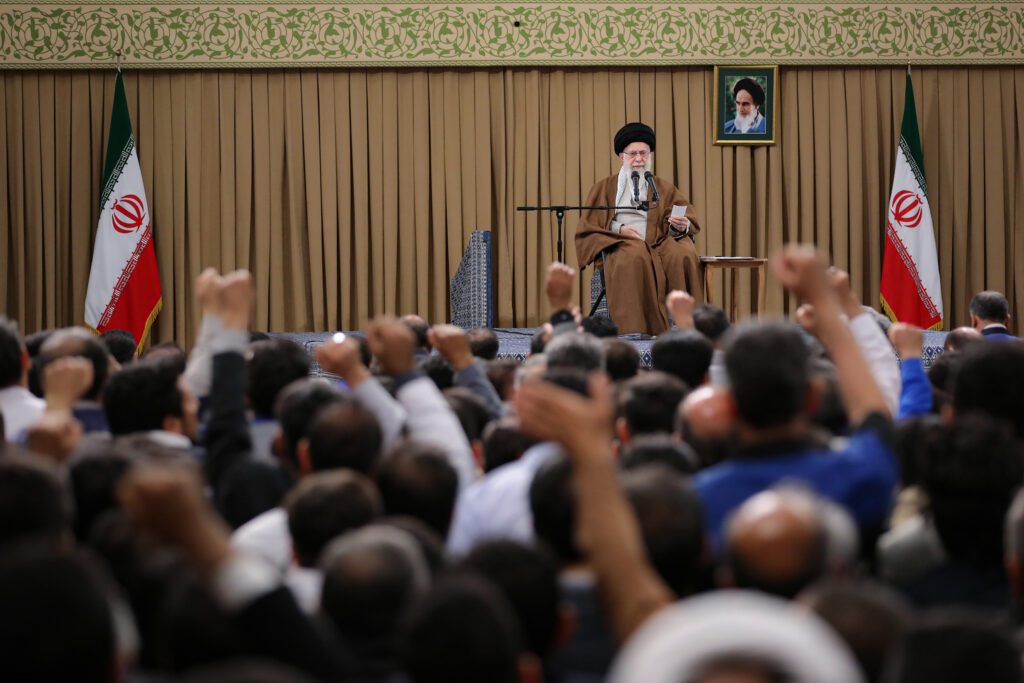 Ayetullah hamenei İş ve İşçi Haftası münasebetiyle işçilerle görüştü