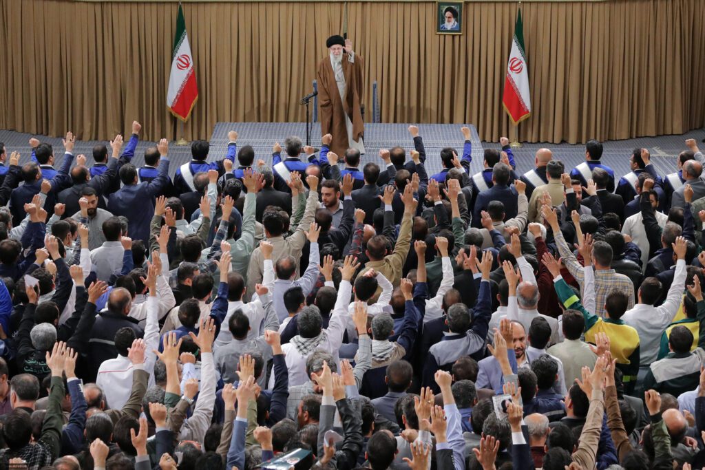Ayetullah hamenei İş ve İşçi Haftası münasebetiyle işçilerle görüştü