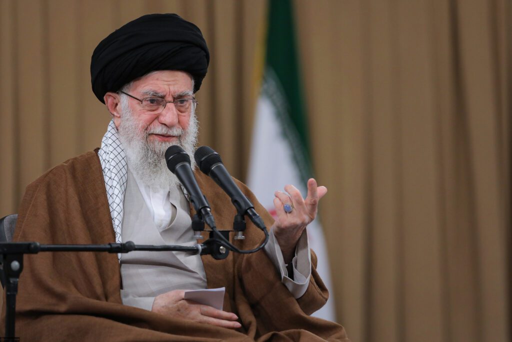Ayetullah hamenei İş ve İşçi Haftası münasebetiyle işçilerle görüştü