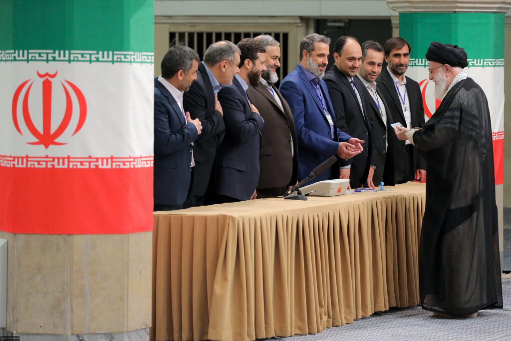 Devrim Lideri 14. cumhurbaşkanlığı seçiminin ikinci turuna katıldı