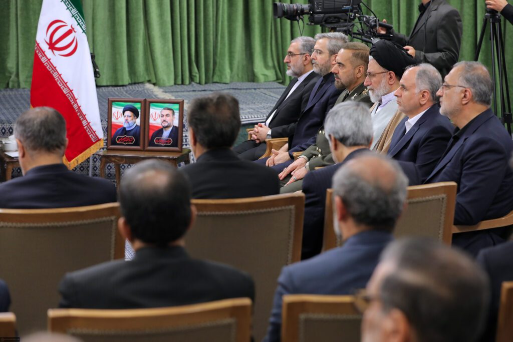Devrim Lideri Ayetullah Hamanei, 13. Devlet Üyeleri ile Görüştü