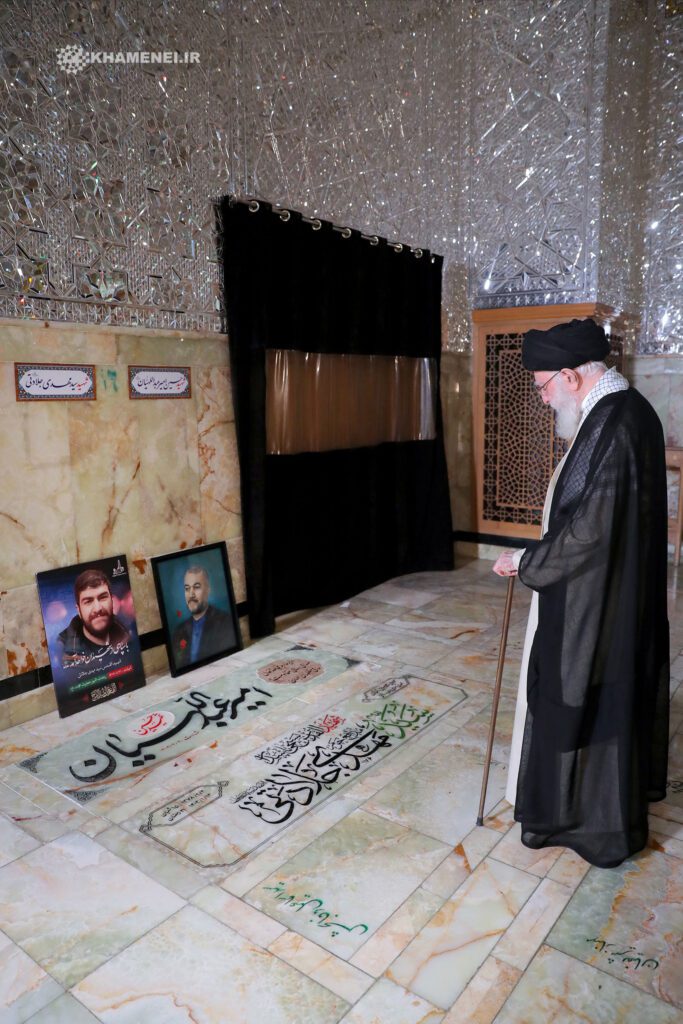 Devrim Lideri Şehit Emir Abdullahiyan'ın Mezarını Ziyaret Etti