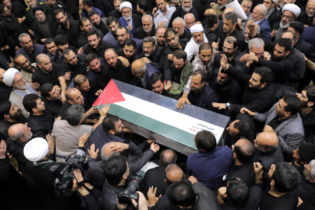 Ayetullah Hamanei, Şehit Haniye'nin cenaze namazını kıldırdı