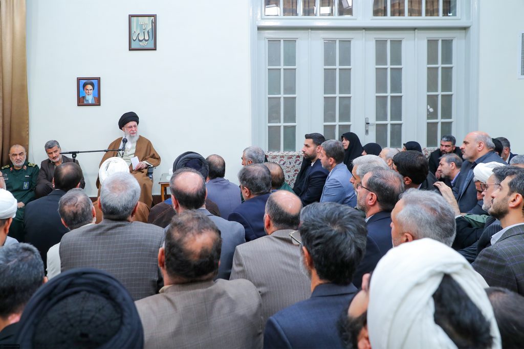 İran Milleti’nin Çabası ve Gençlerin Fedakârlığı, İslam Cumhuriyeti'nin Devamlılığını Sağlamıştır