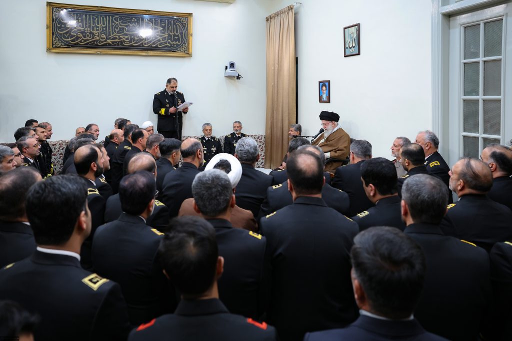 İran İslam Cumhuriyeti Deniz Kuvvetleri Komutanları, Devrim Lideri ile Görüştü
