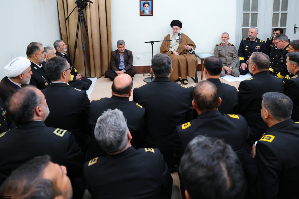 İran İslam Cumhuriyeti Deniz Kuvvetleri Komutanları, Devrim Lideri ile Görüştü