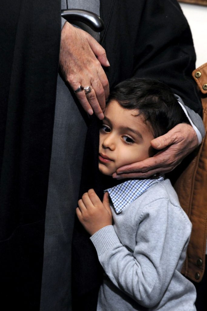 2011 Yılında İran Nükleer Şehidi Ahmadi Roshan’ın Ailesini Ziyaret