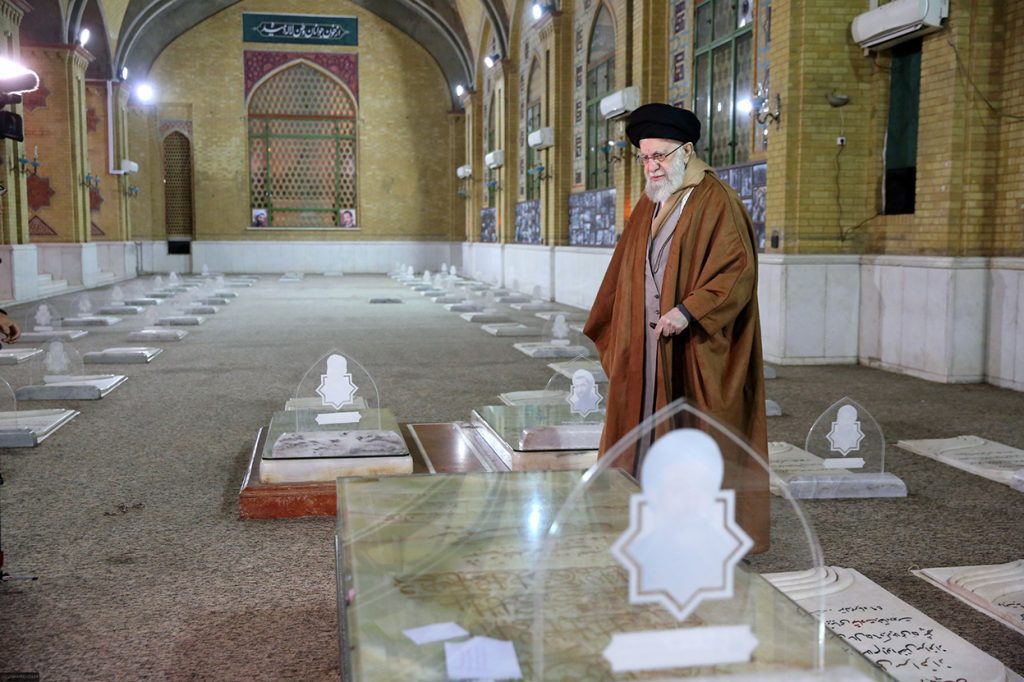 Devrim Liderinin, İmam Humeyni'nin Türbesi ve Behişt-i Zehra Ziyareti