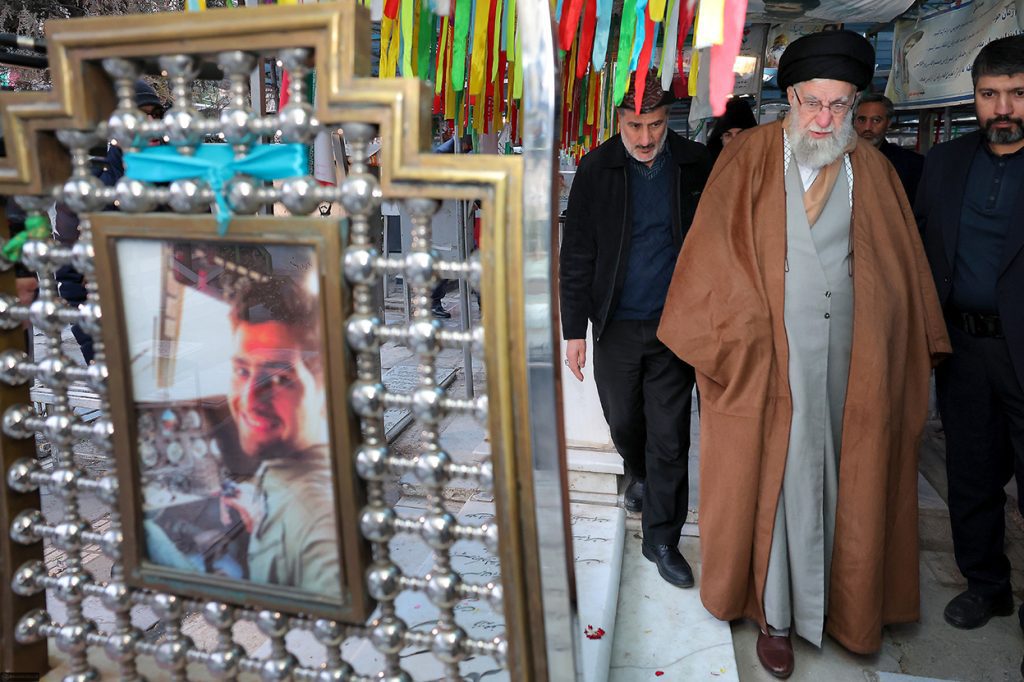 Devrim Liderinin, İmam Humeyni'nin Türbesi ve Behişt-i Zehra Ziyareti