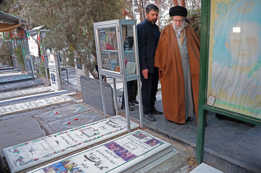 Devrim Liderinin, İmam Humeyni'nin Türbesi ve Behişt-i Zehra Ziyareti