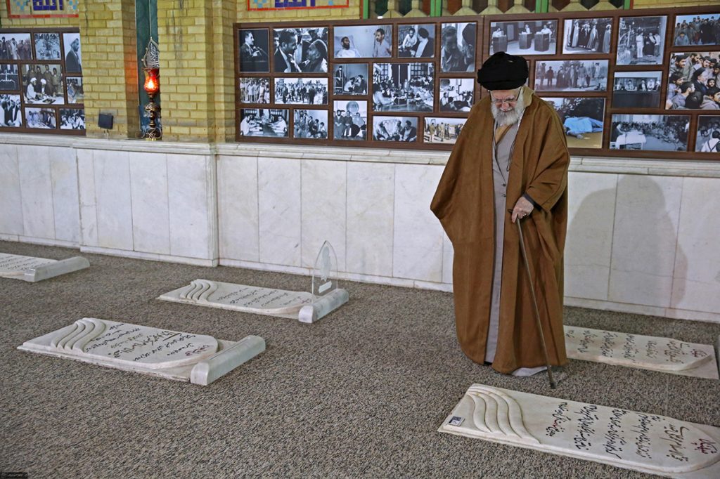 Devrim Liderinin, İmam Humeyni'nin Türbesi ve Behişt-i Zehra Ziyareti