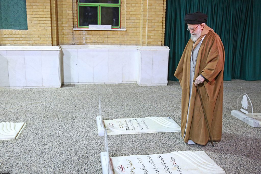 Devrim Liderinin, İmam Humeyni'nin Türbesi ve Behişt-i Zehra Ziyareti