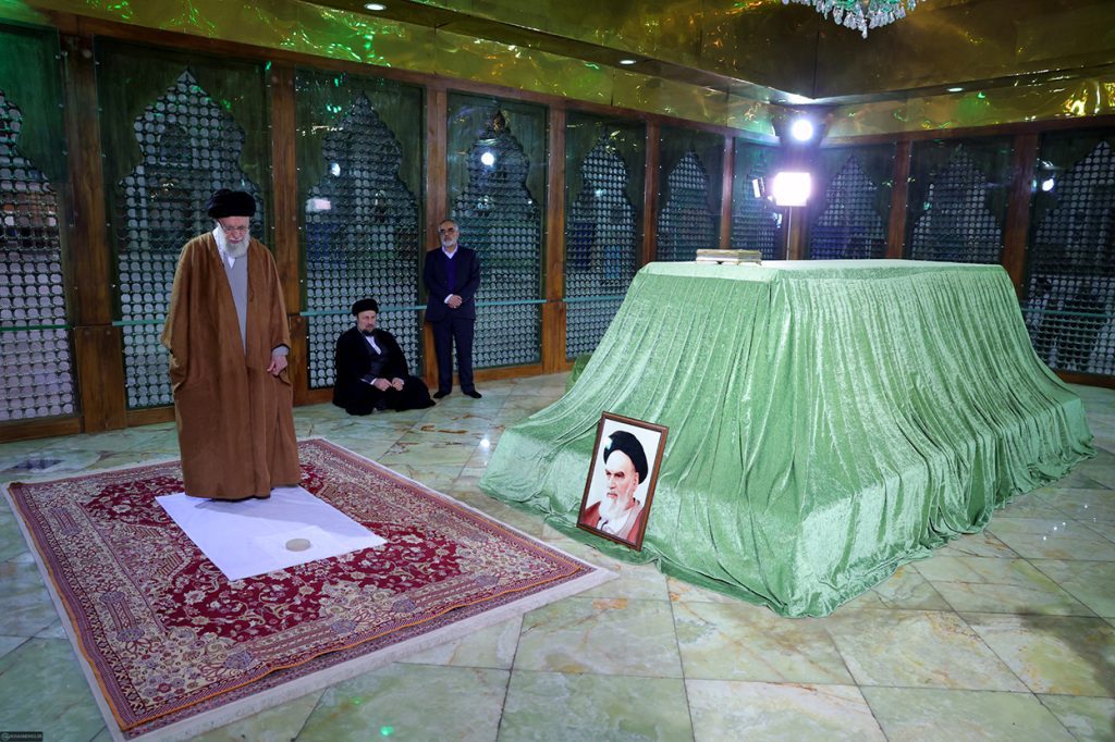 Devrim Liderinin, İmam Humeyni'nin Türbesi ve Behişt-i Zehra Ziyareti